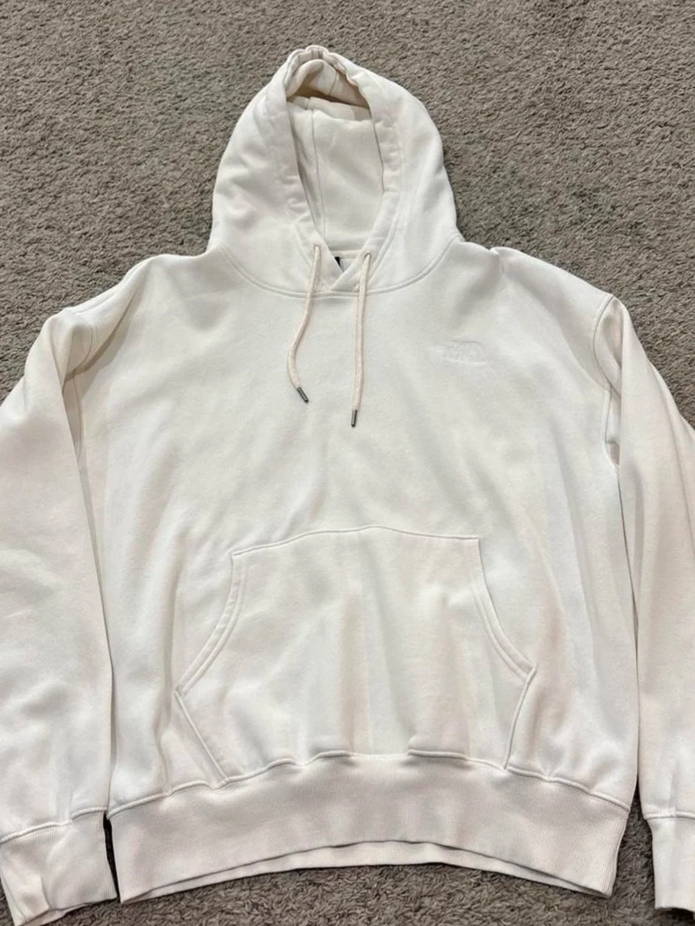 The North Face Off-White Pullover Hoodie. Men’s Size L. CALL-OUT. SMALL STAIN.